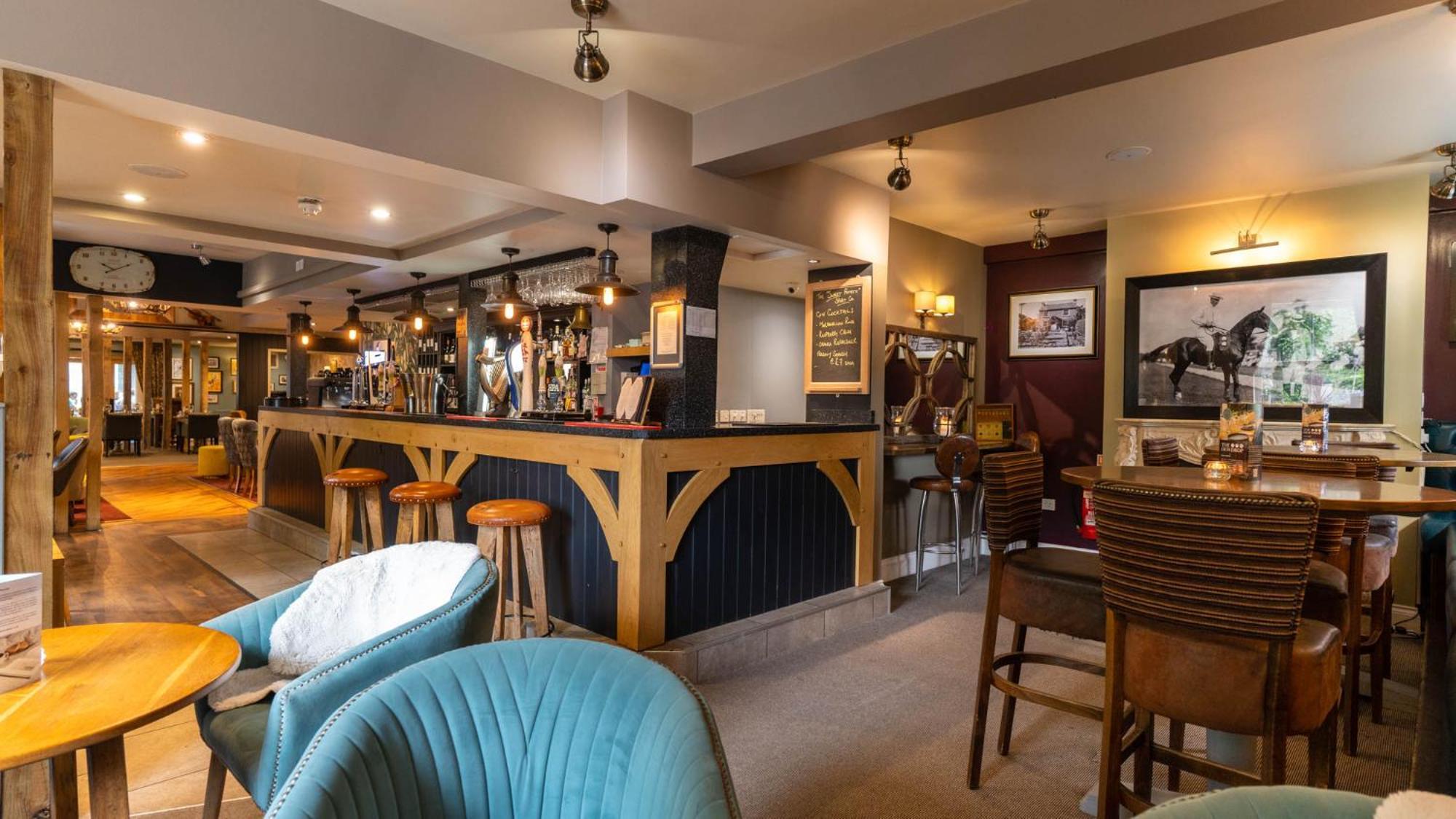 The Dewdrop Inn Bransford Exterior photo